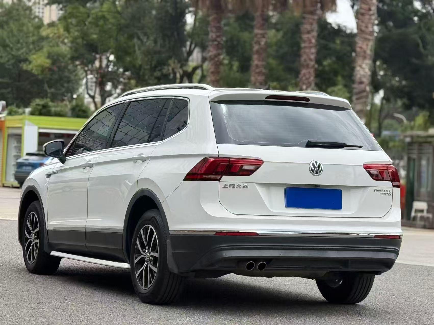 Volkswagen Tiguan 2018 thumb 2