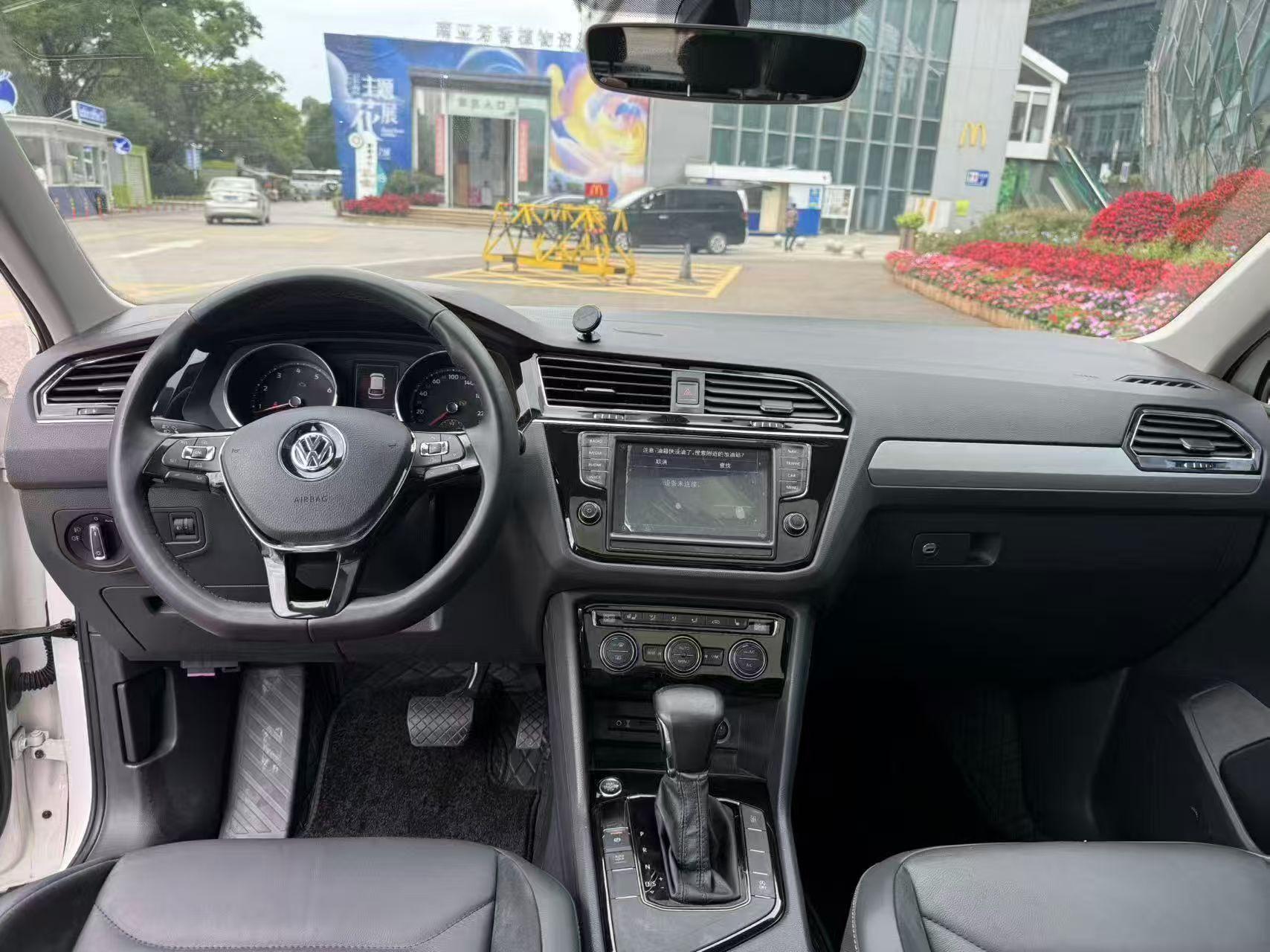 Volkswagen Tiguan 2018 thumb 5