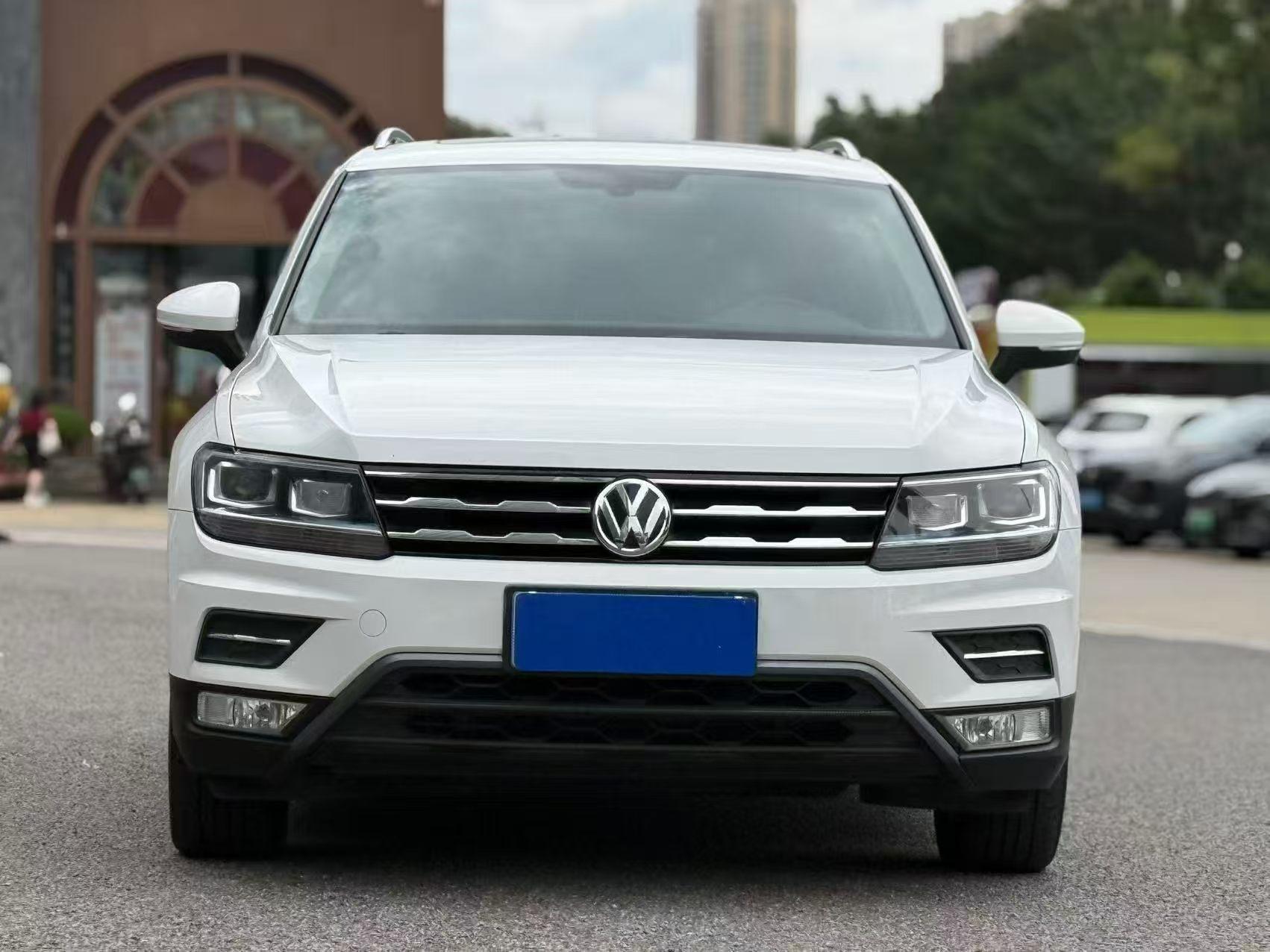 Volkswagen Tiguan 2018 thumb 9