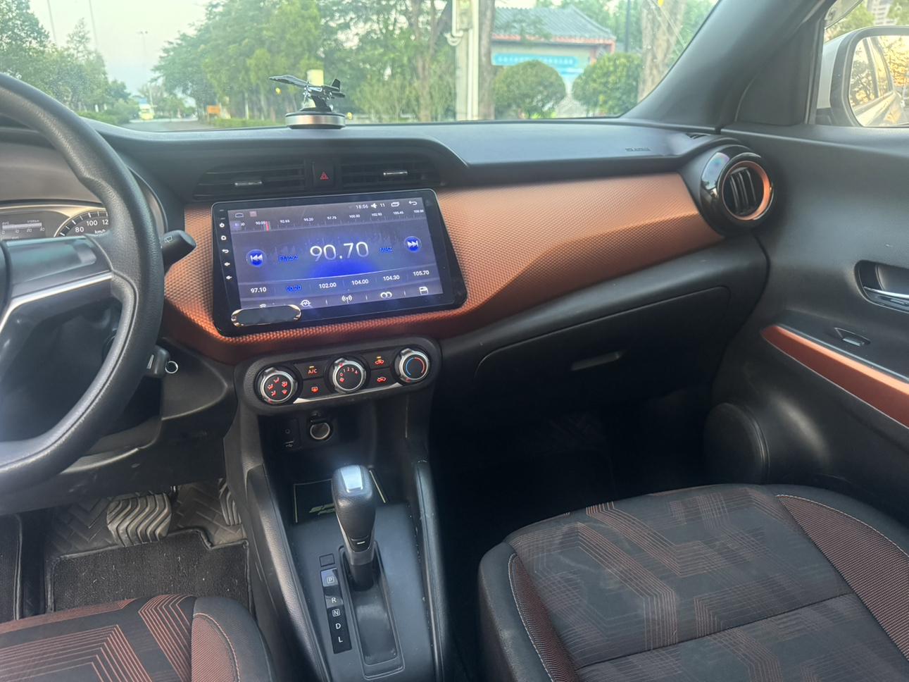 Nissan Kicks 2017 thumb 6