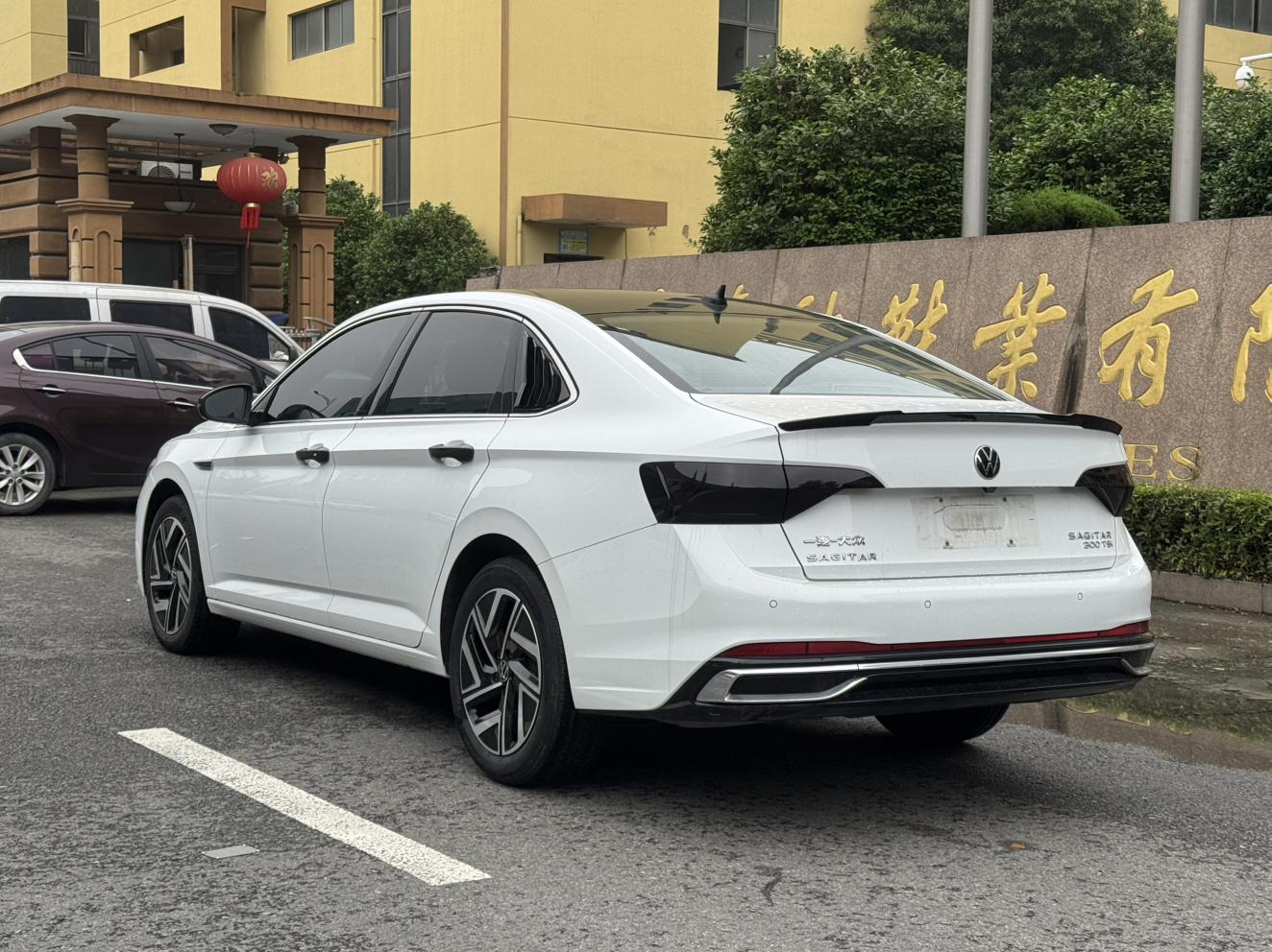 Volkswagen Sagitar 2023 thumb 3