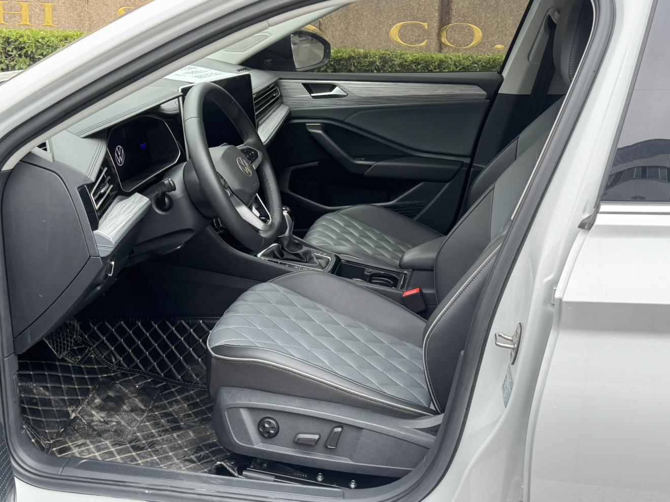 Volkswagen Sagitar 2023 thumb 9
