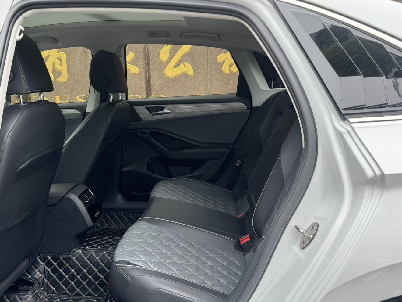 Volkswagen Sagitar 2023 thumb 10