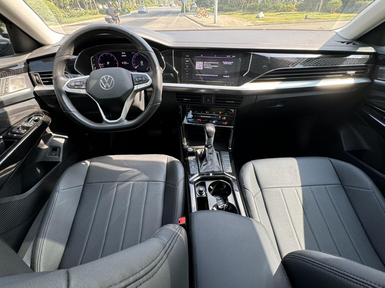 Volkswagen Passat (North America and China) 2022 thumb 7