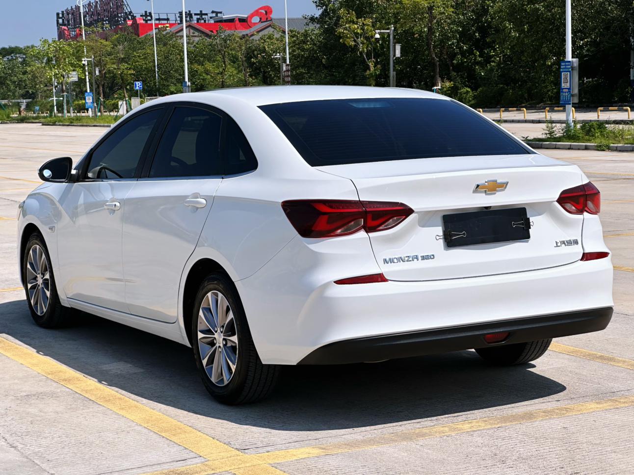 Chevrolet Monza 2021 thumb 3