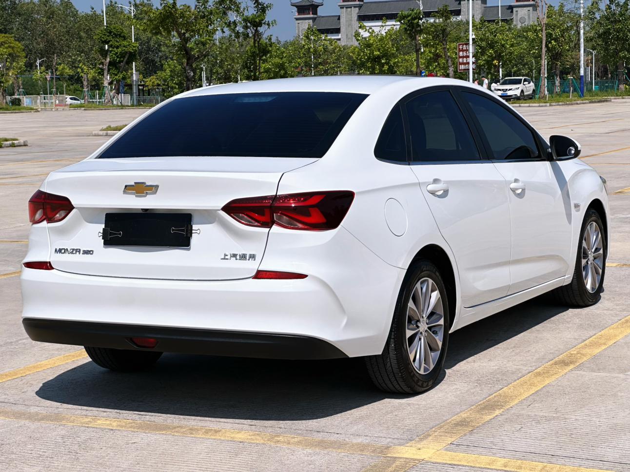 Chevrolet Monza 2021 thumb 5
