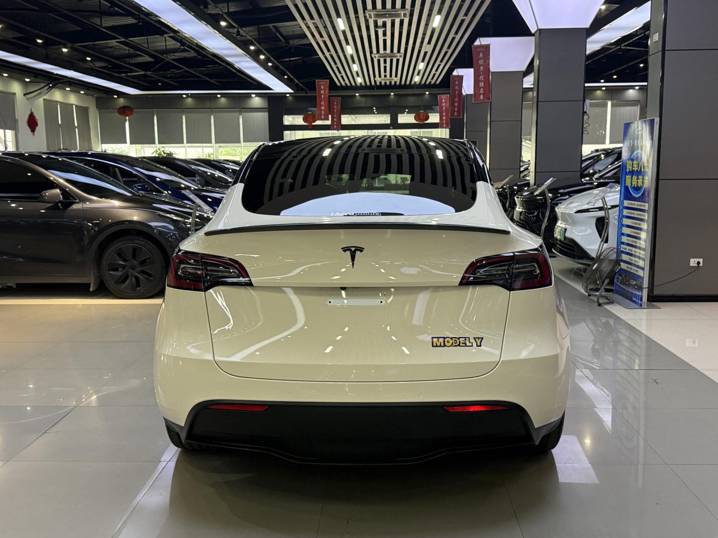 Tesla Model Y 2021 thumb 4
