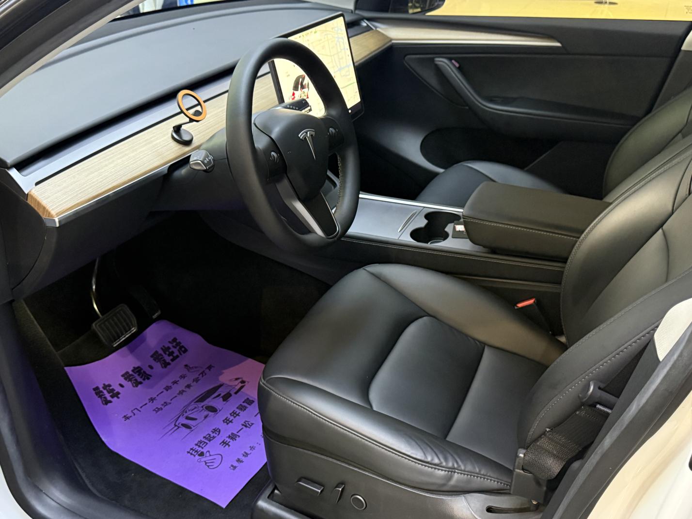 Tesla Model Y 2021 thumb 8