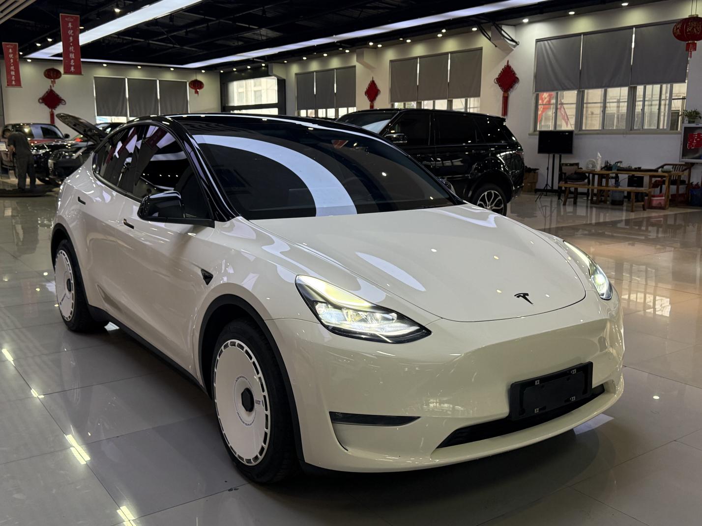 Tesla Model Y 2021 thumb 12