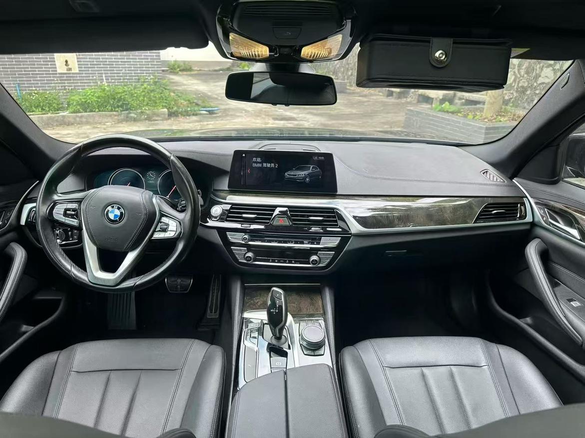 BMW 5 серии 2018 thumb 5