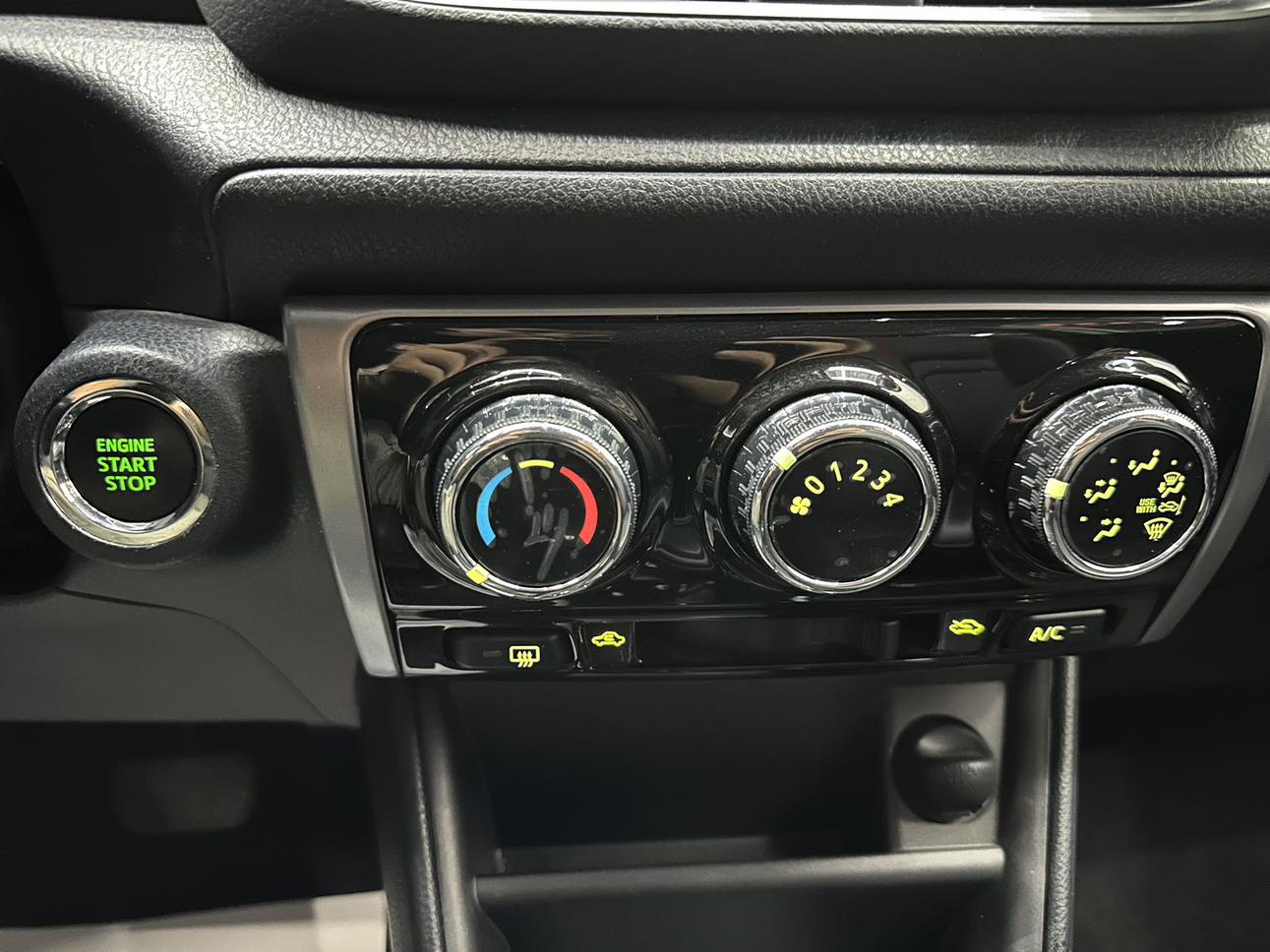 Toyota Yaris 2022 thumb 5