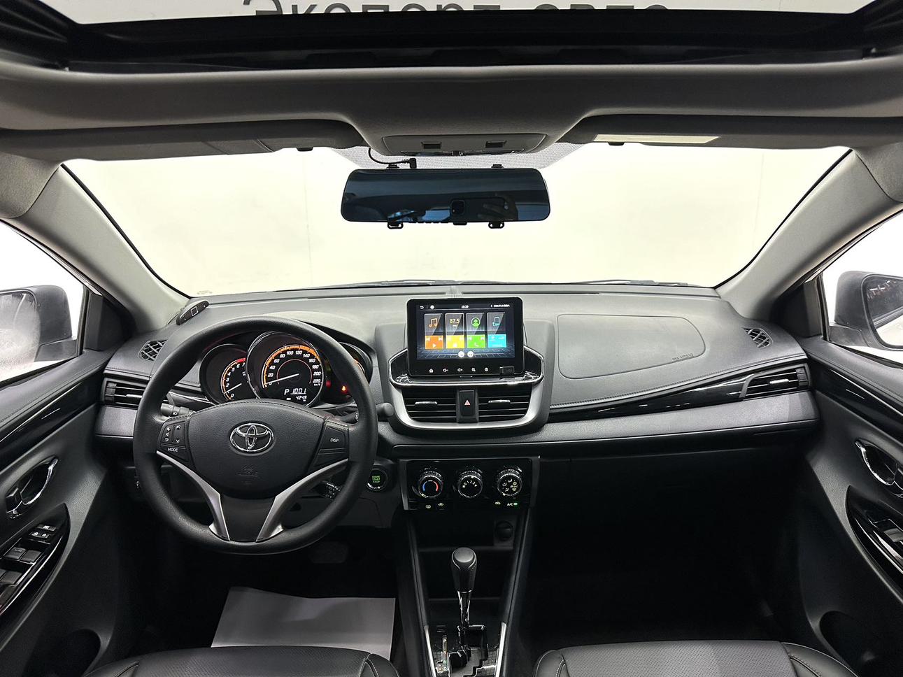 Toyota Yaris 2022 thumb 8