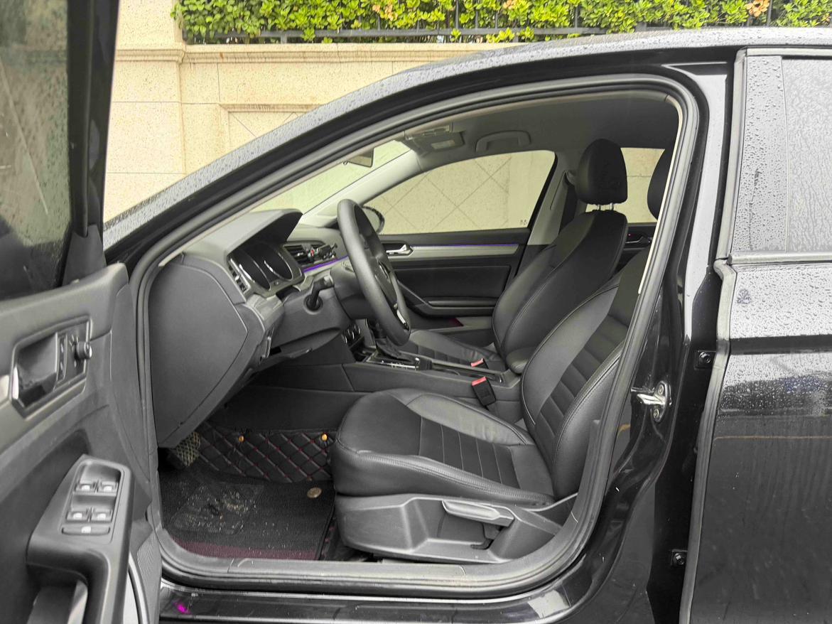 Volkswagen Lamando 2015 thumb 9