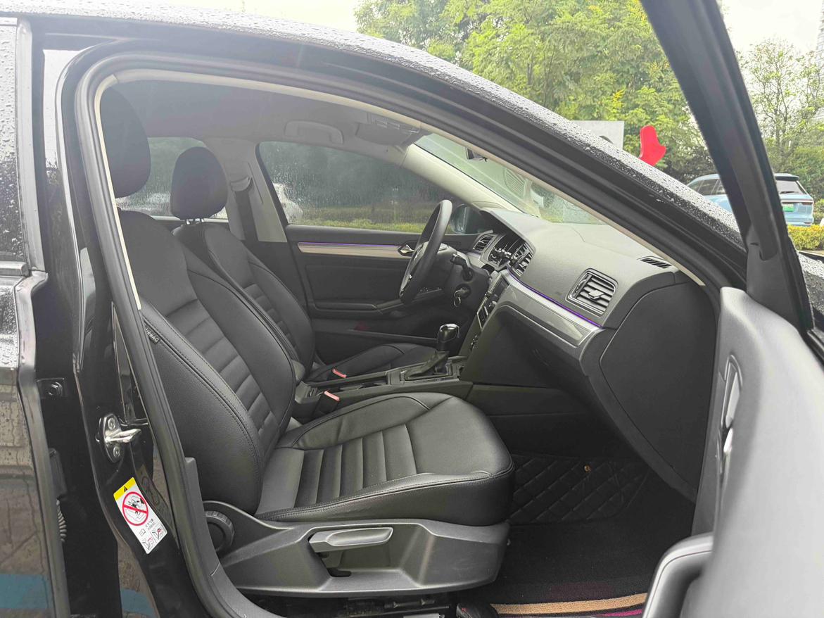 Volkswagen Lamando 2015 thumb 10