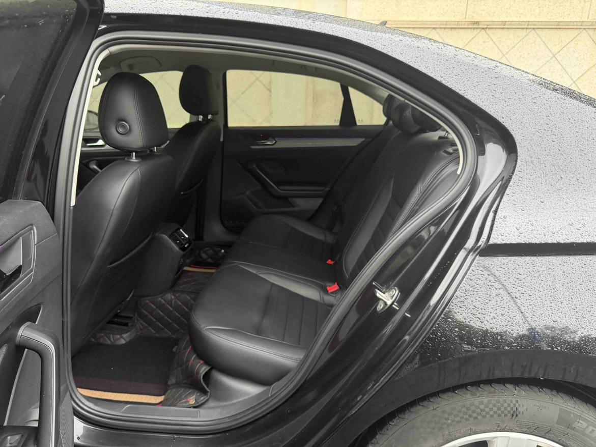 Volkswagen Lamando 2015 thumb 11
