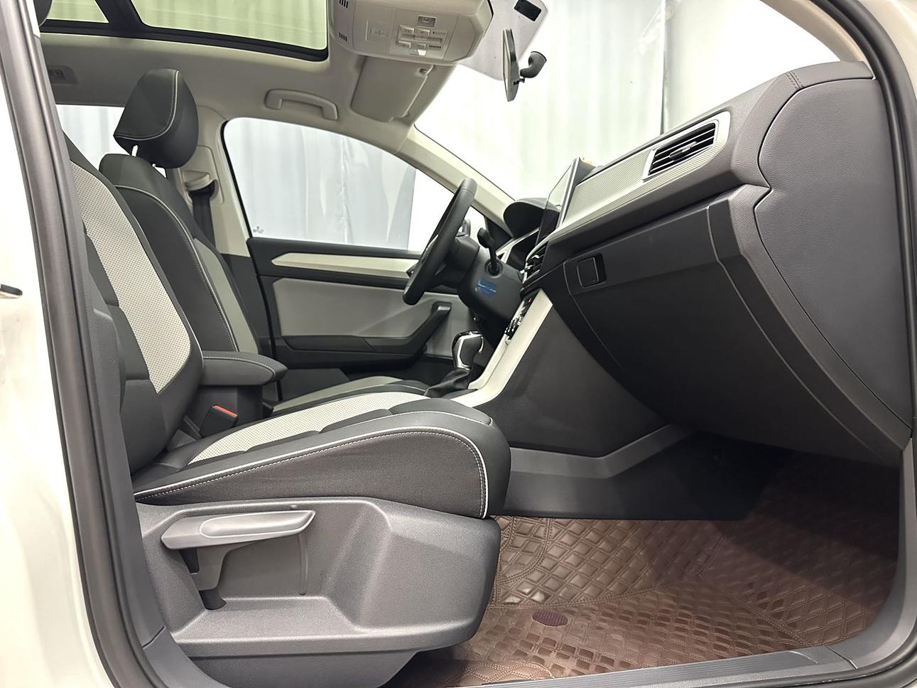 Volkswagen T-Roc 2024 thumb 8