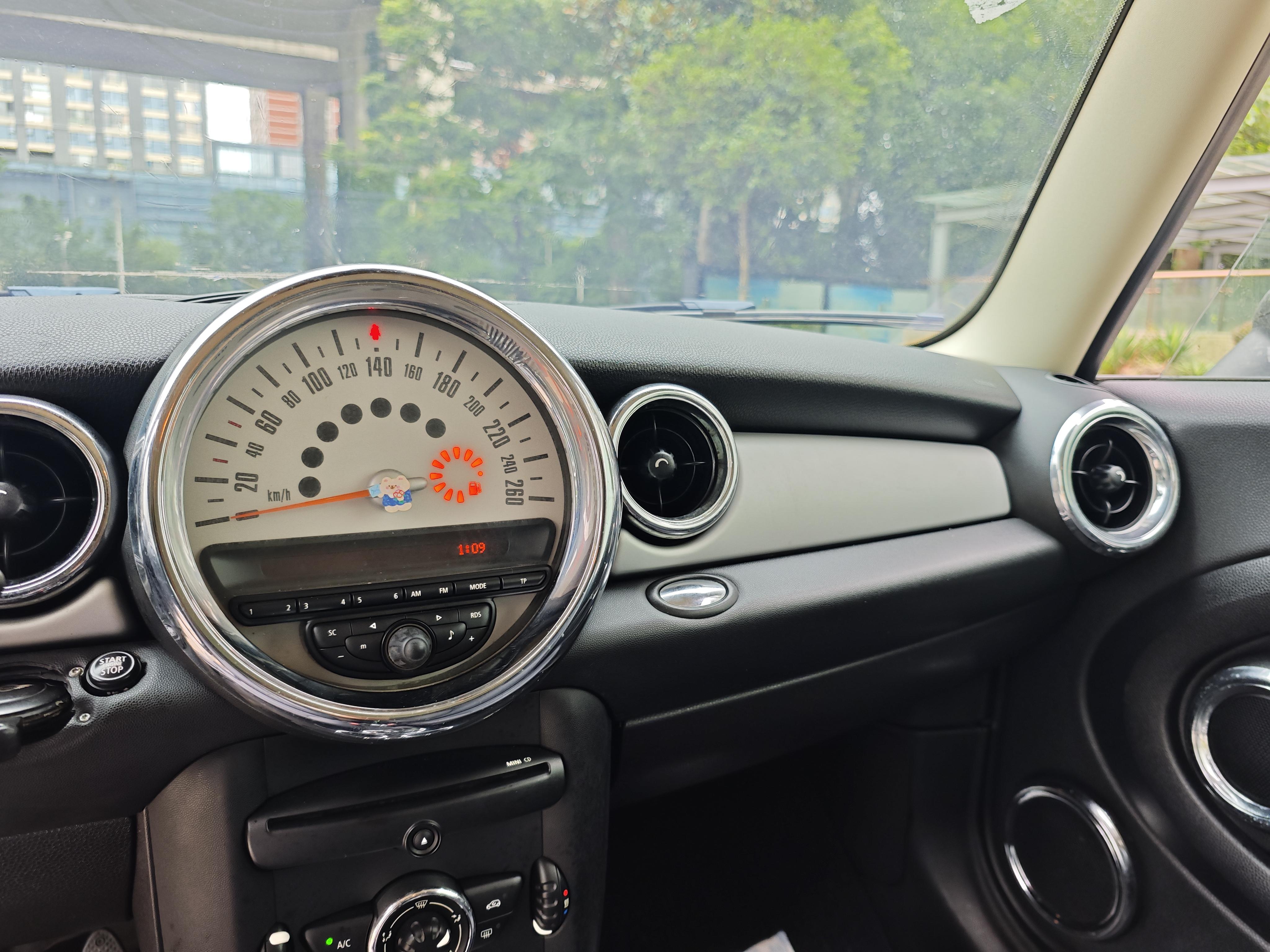 Mini Clubman 2012 thumb 9