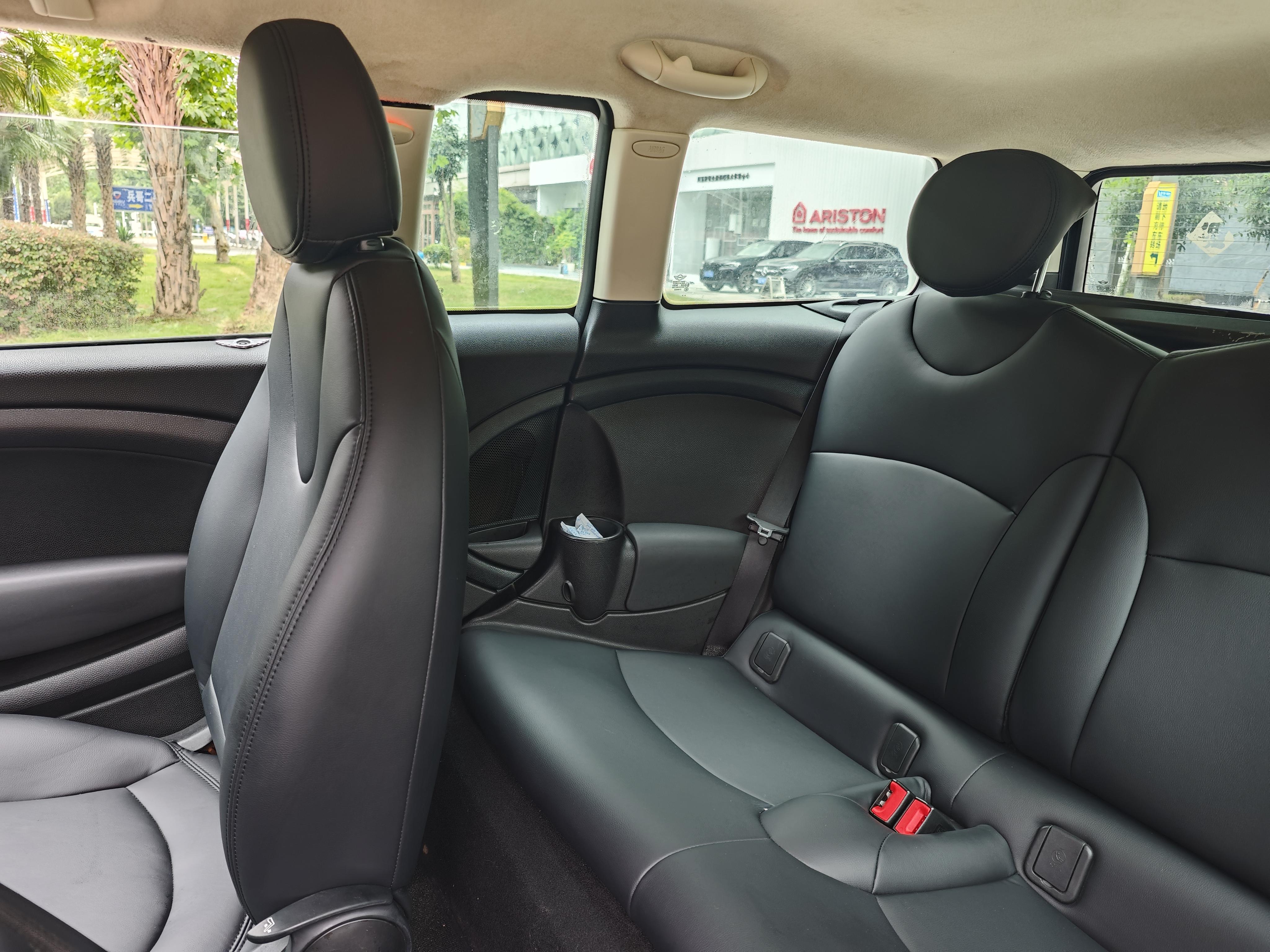 Mini Clubman 2012 thumb 11