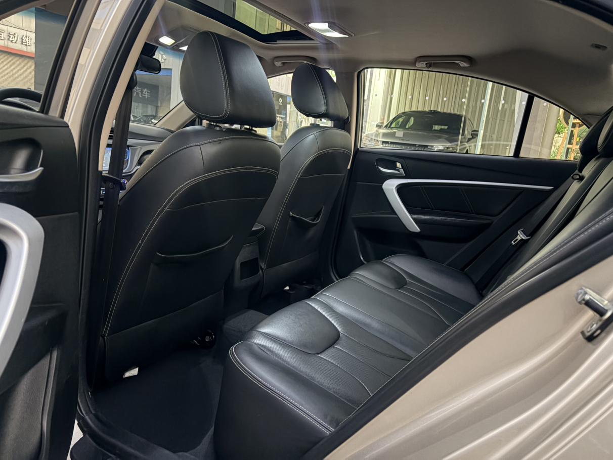 Geely Emgrand 2018 thumb 11