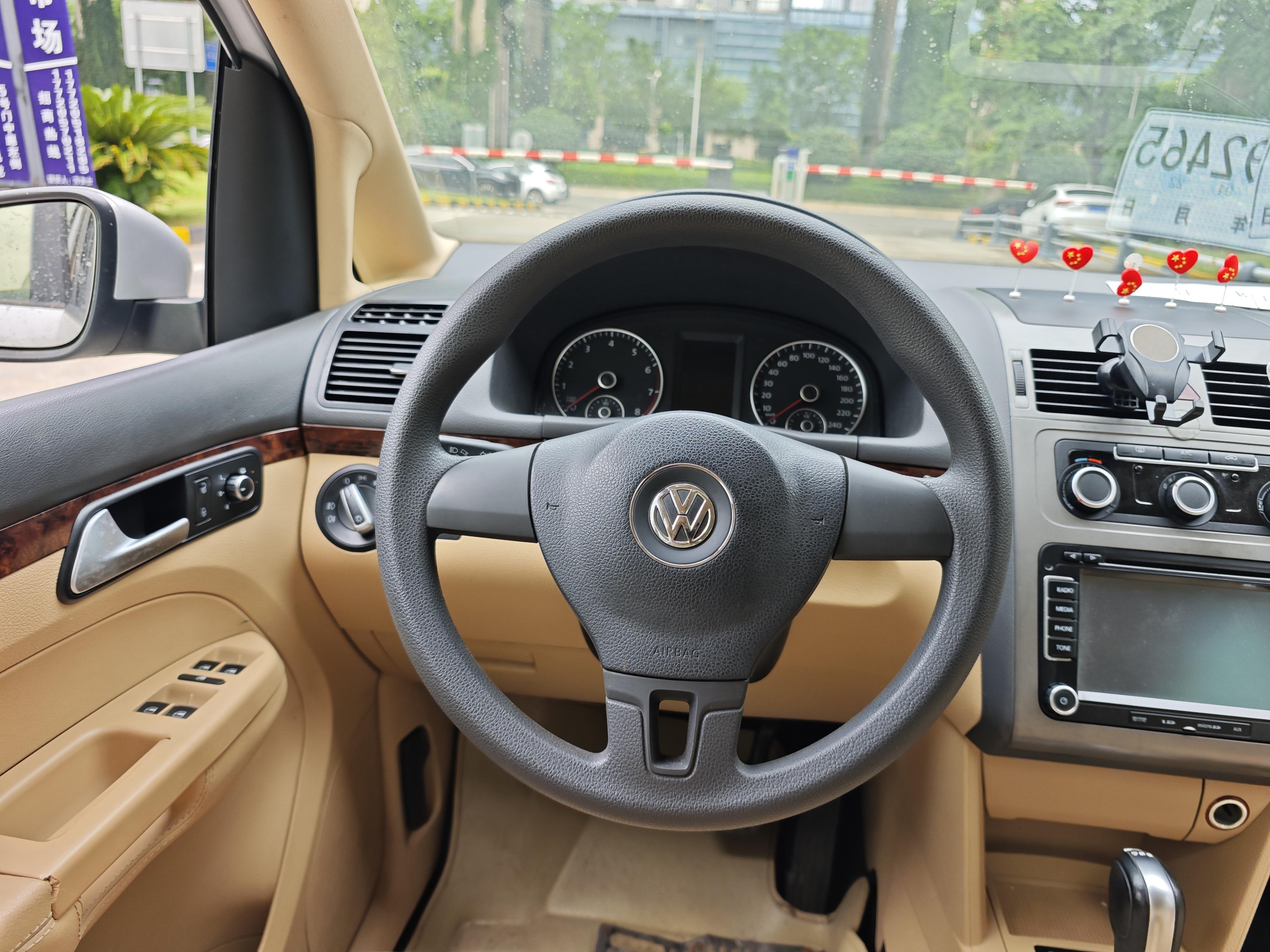 Volkswagen Touran 2013 thumb 7