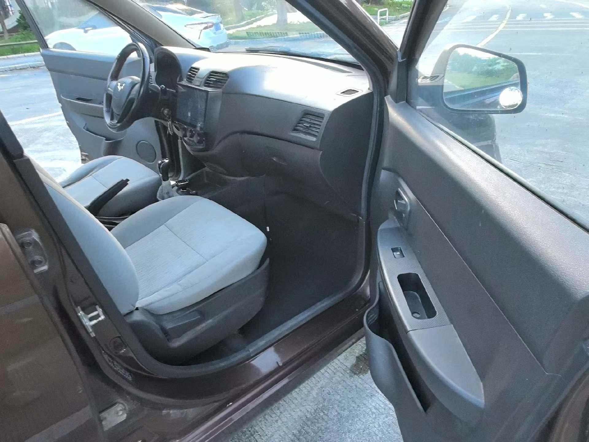 Wuling Hong Guang 2016 thumb 5