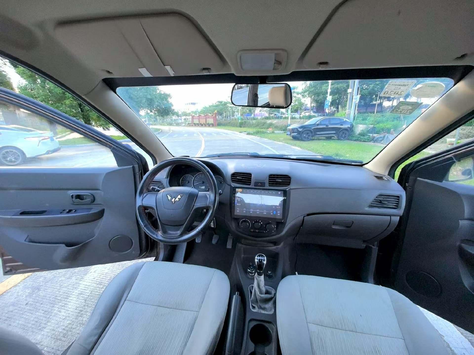 Wuling Hong Guang 2016 thumb 6
