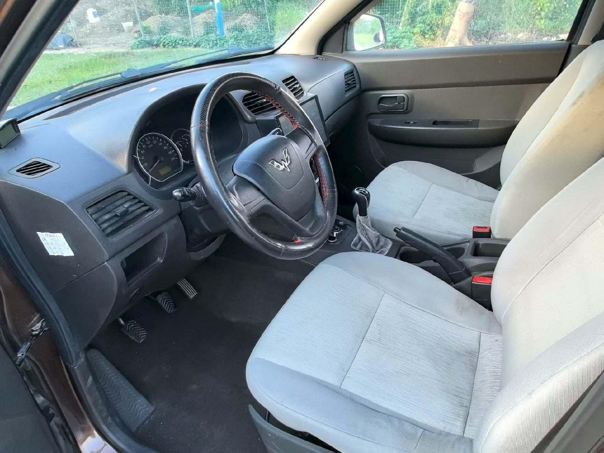 Wuling Hong Guang 2016 thumb 7