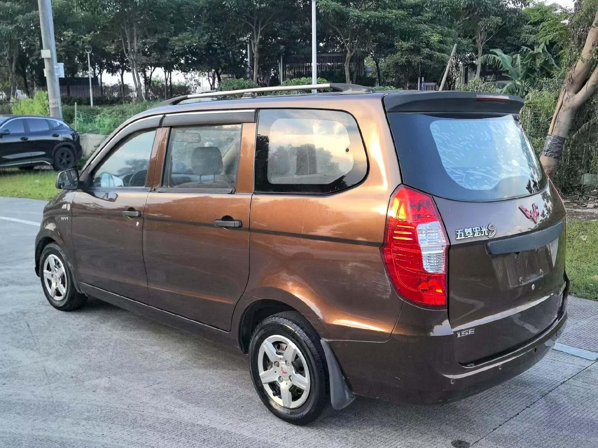 Wuling Hong Guang 2016 thumb 12