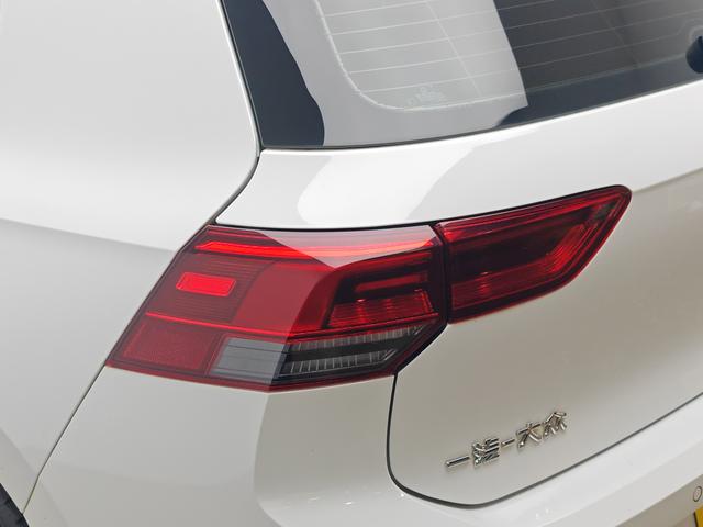 Volkswagen Golf Sportsvan 2023 thumb 11