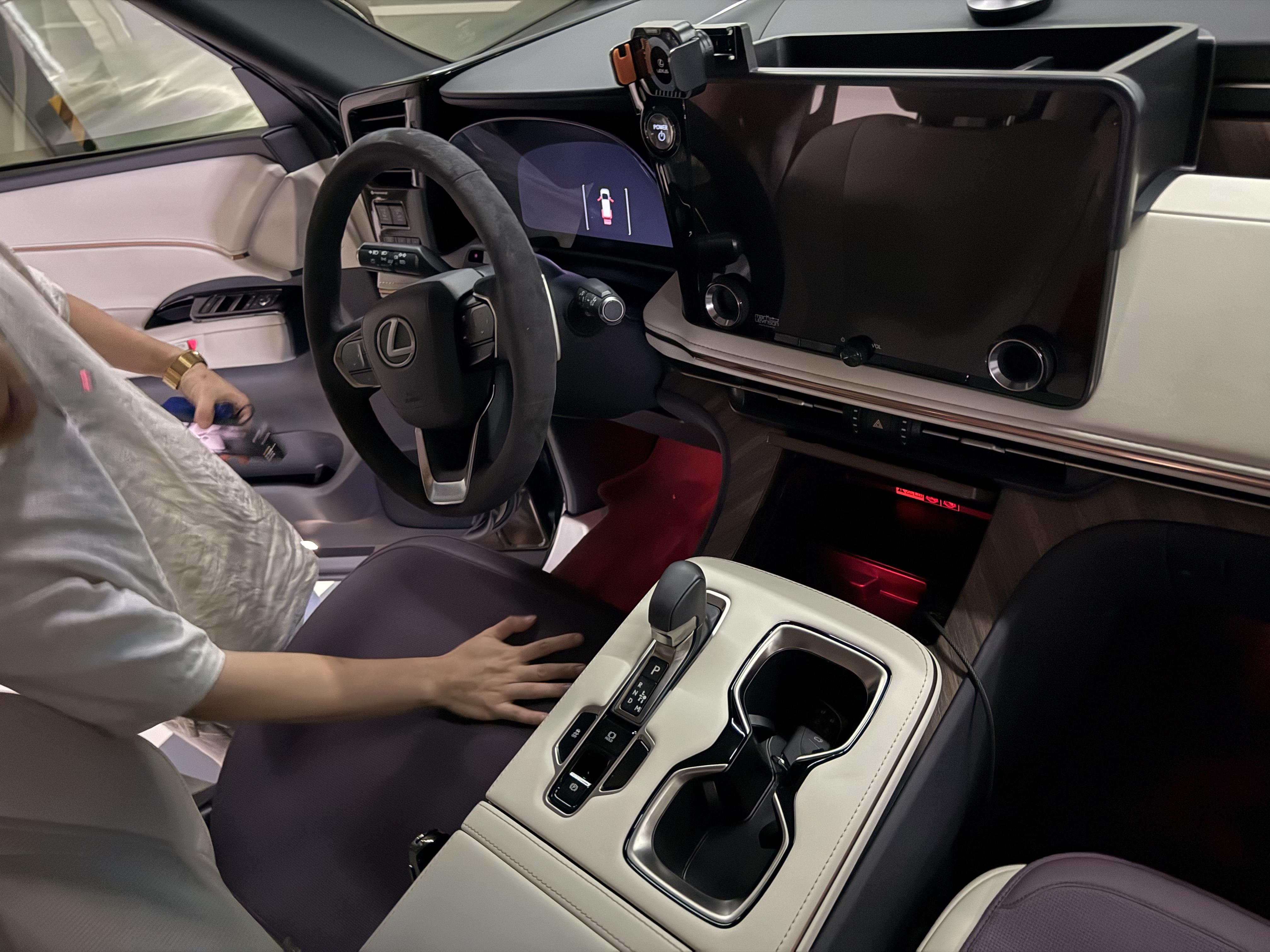 Lexus LM 2026 thumb 8