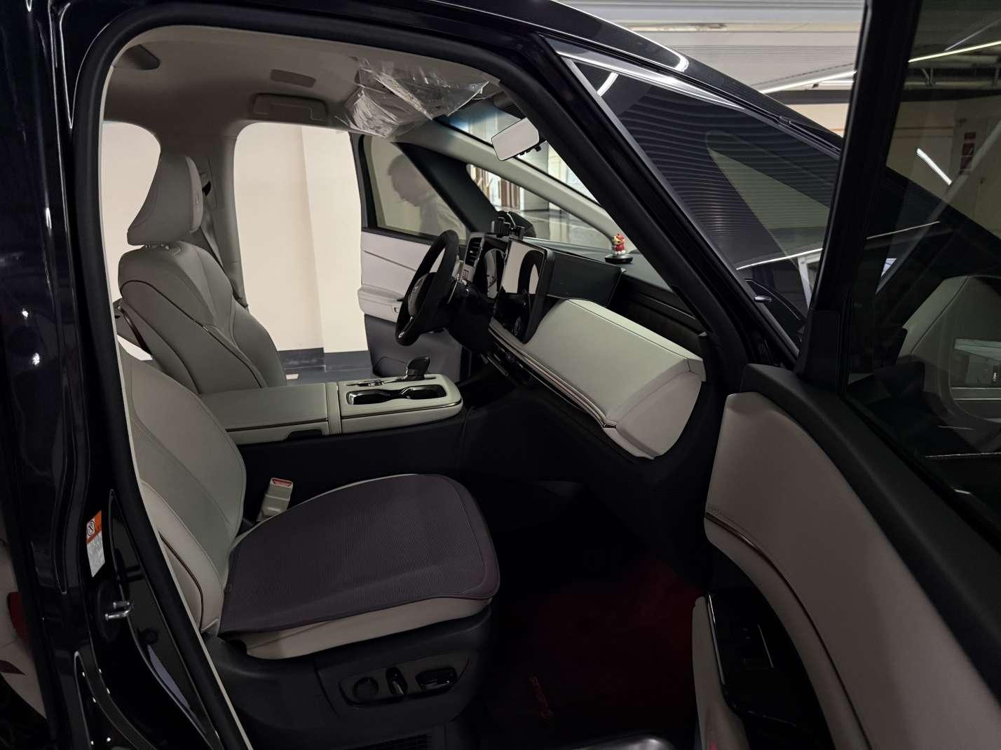 Lexus LM 2026 thumb 11