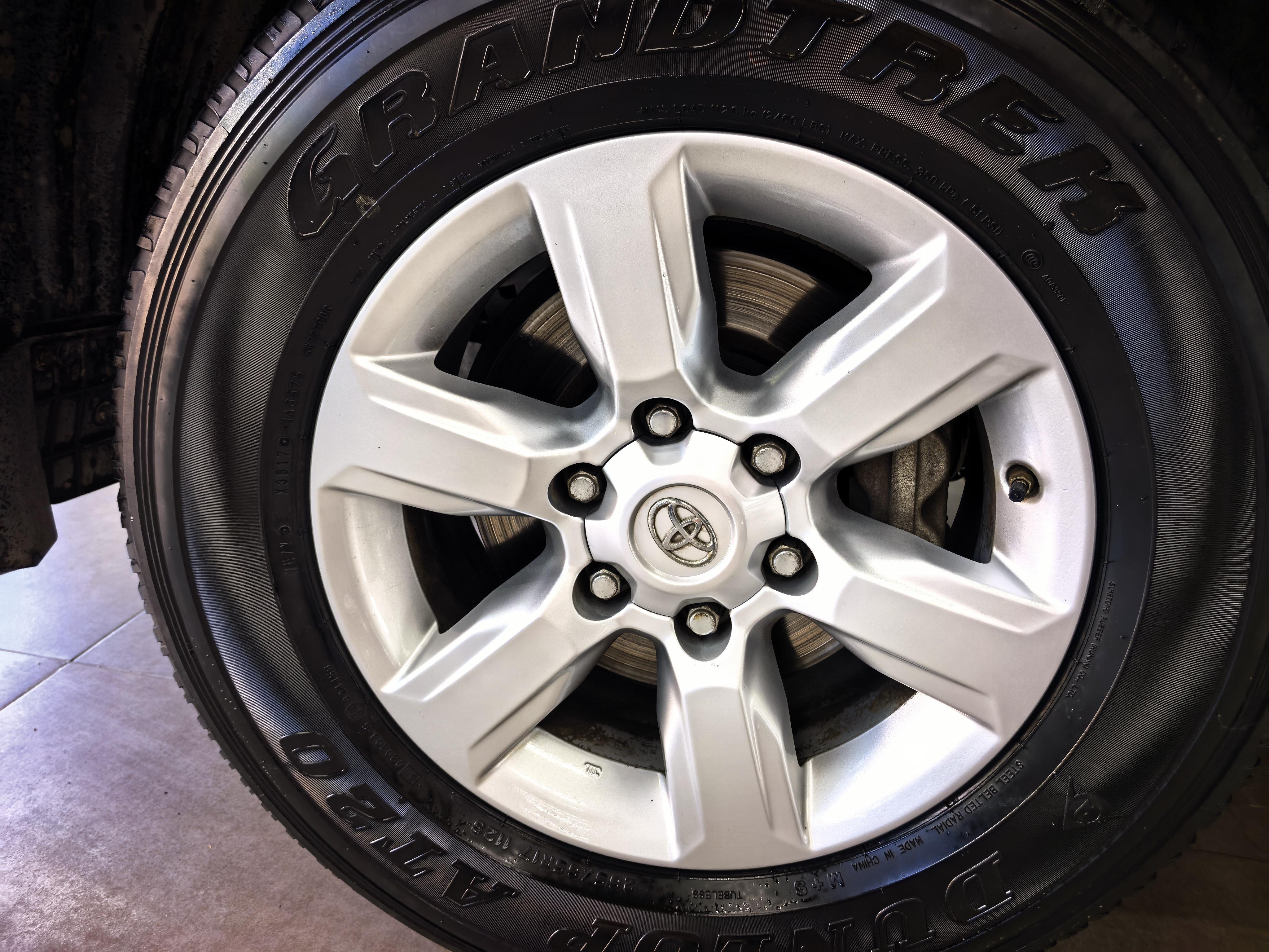 Toyota Land Cruiser Prado 2016 thumb 5