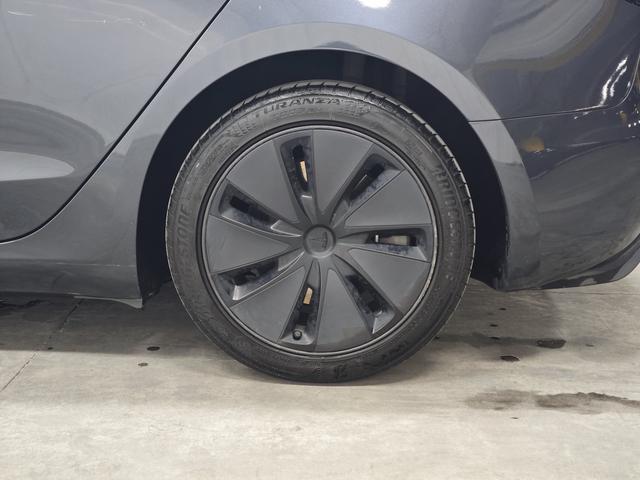 Tesla Model 3 2025 thumb 7