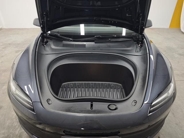 Tesla Model 3 2025 thumb 8