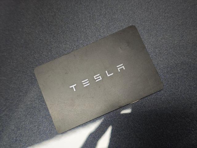 Tesla Model 3 2025 thumb 9
