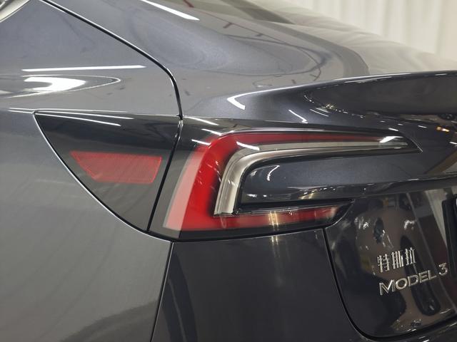 Tesla Model 3 2025 thumb 11