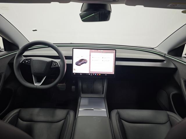 Tesla Model 3 2025 thumb 12