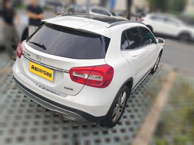 Mercedes-Benz GLA 2017 thumb 12