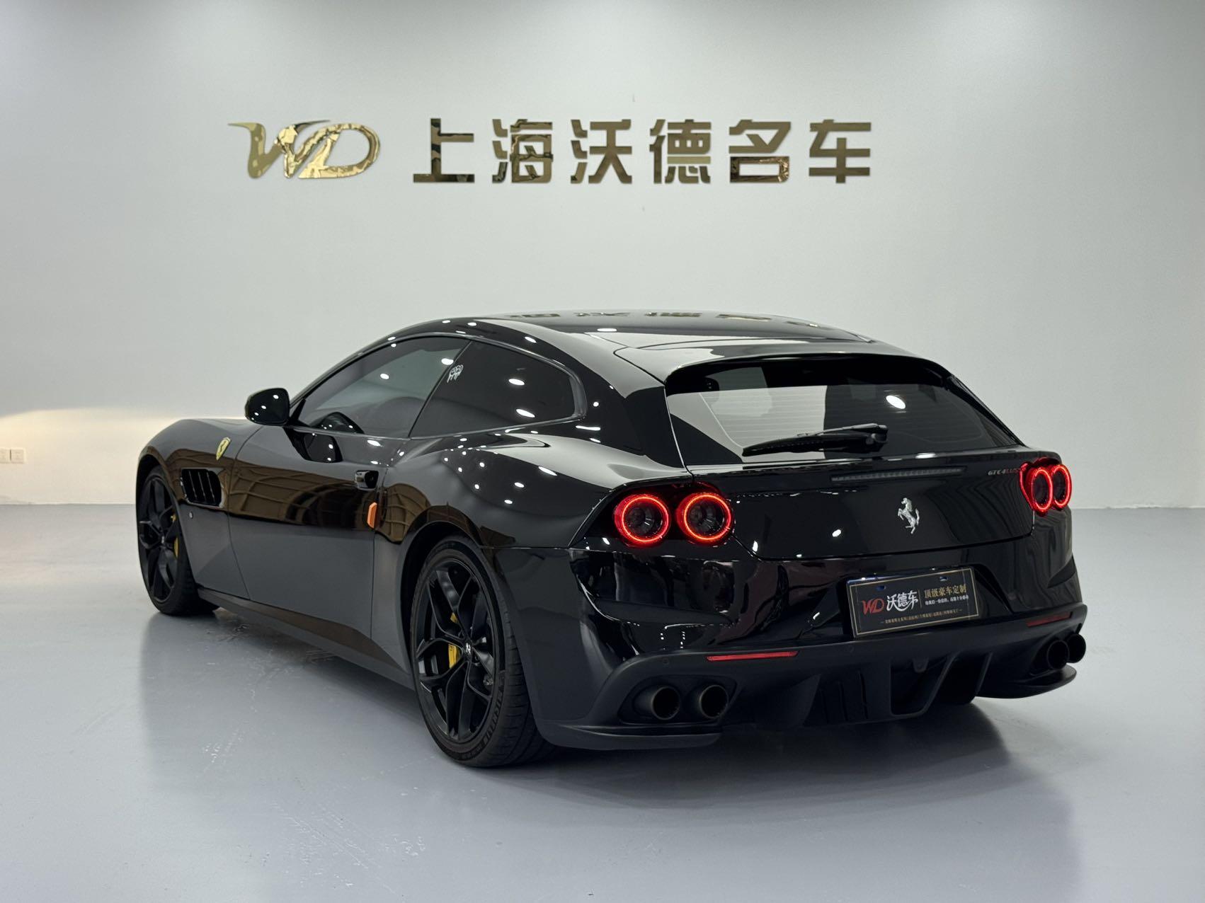 Ferrari GTC4Lusso 2017 thumb 2