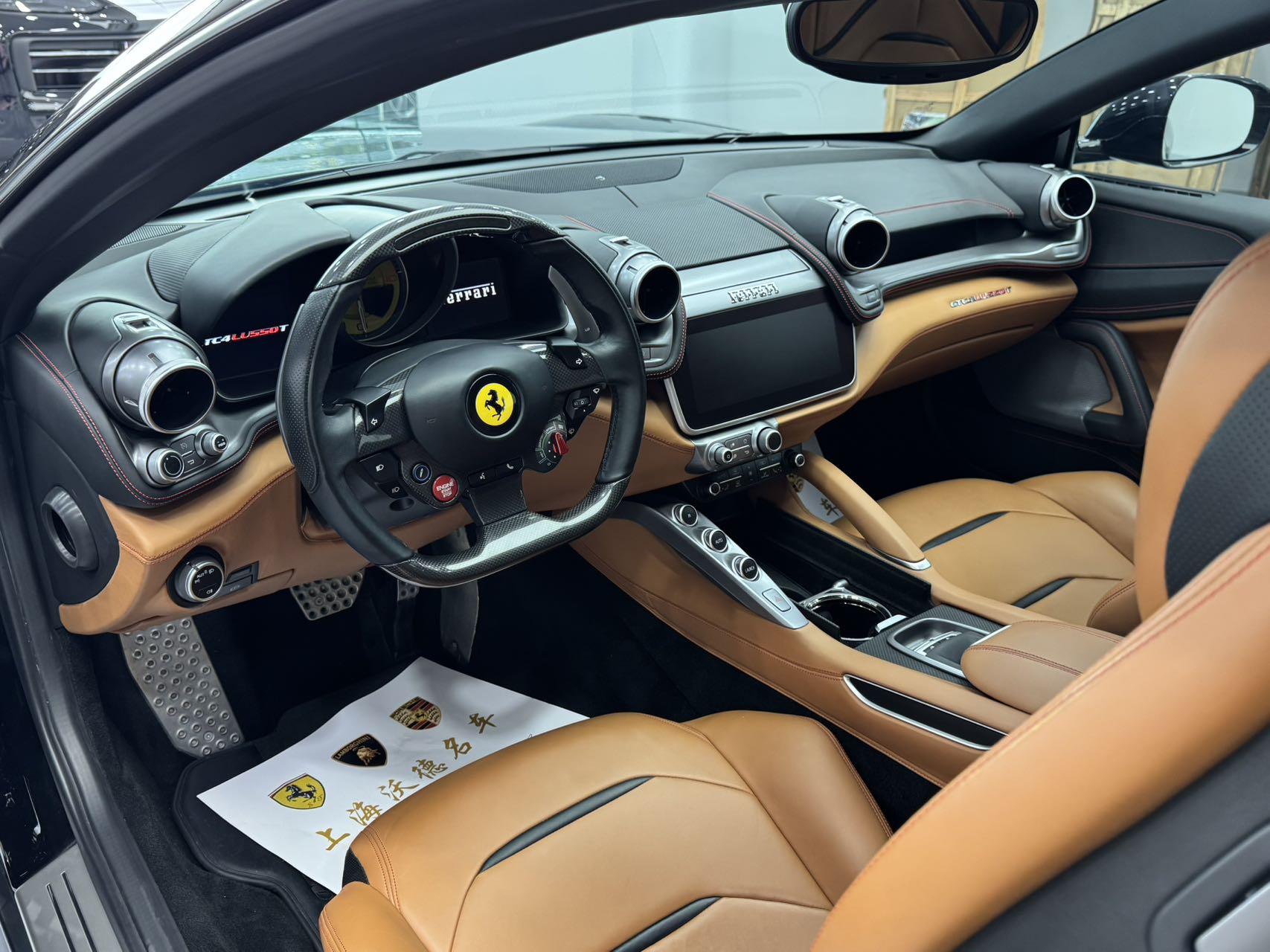 Ferrari GTC4Lusso 2017 thumb 9