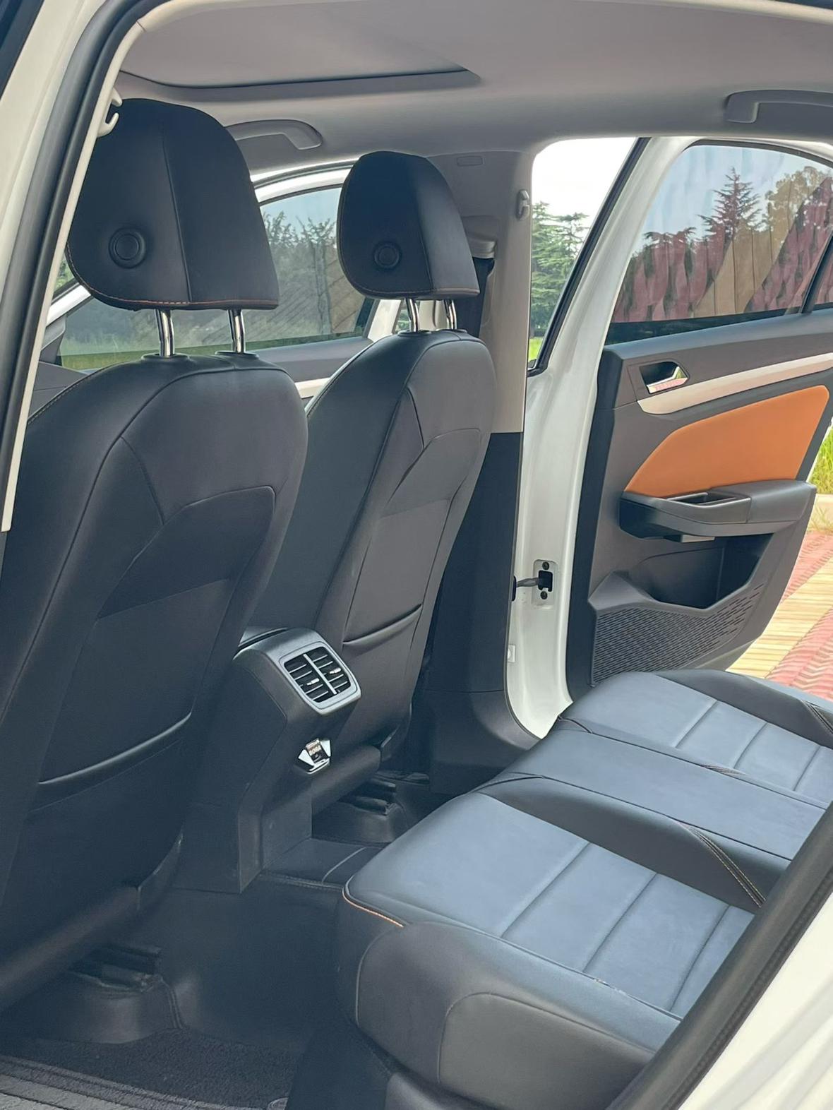 Volkswagen Bora 2025 thumb 5