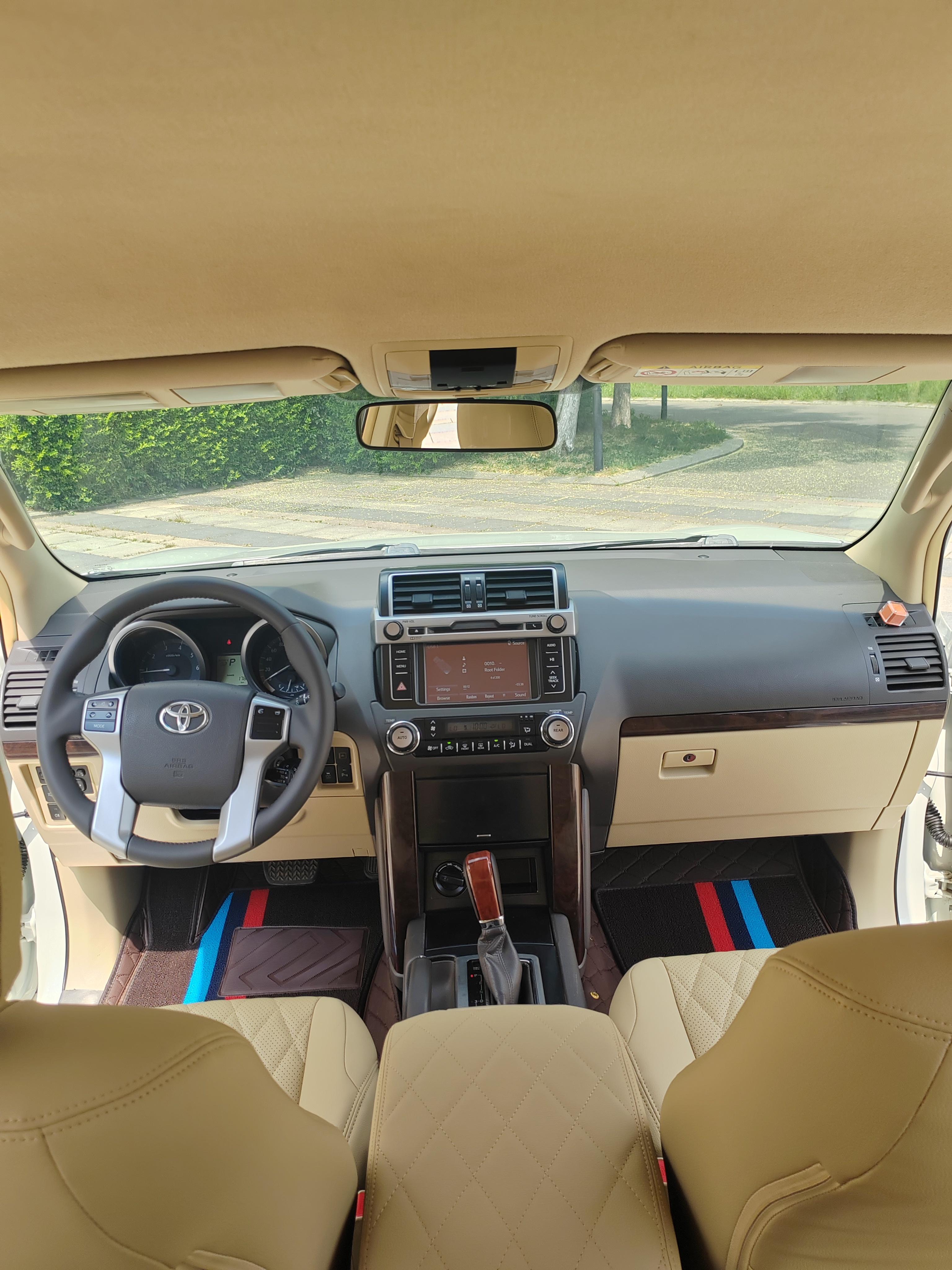 Toyota Land Cruiser Prado 2014 thumb 6