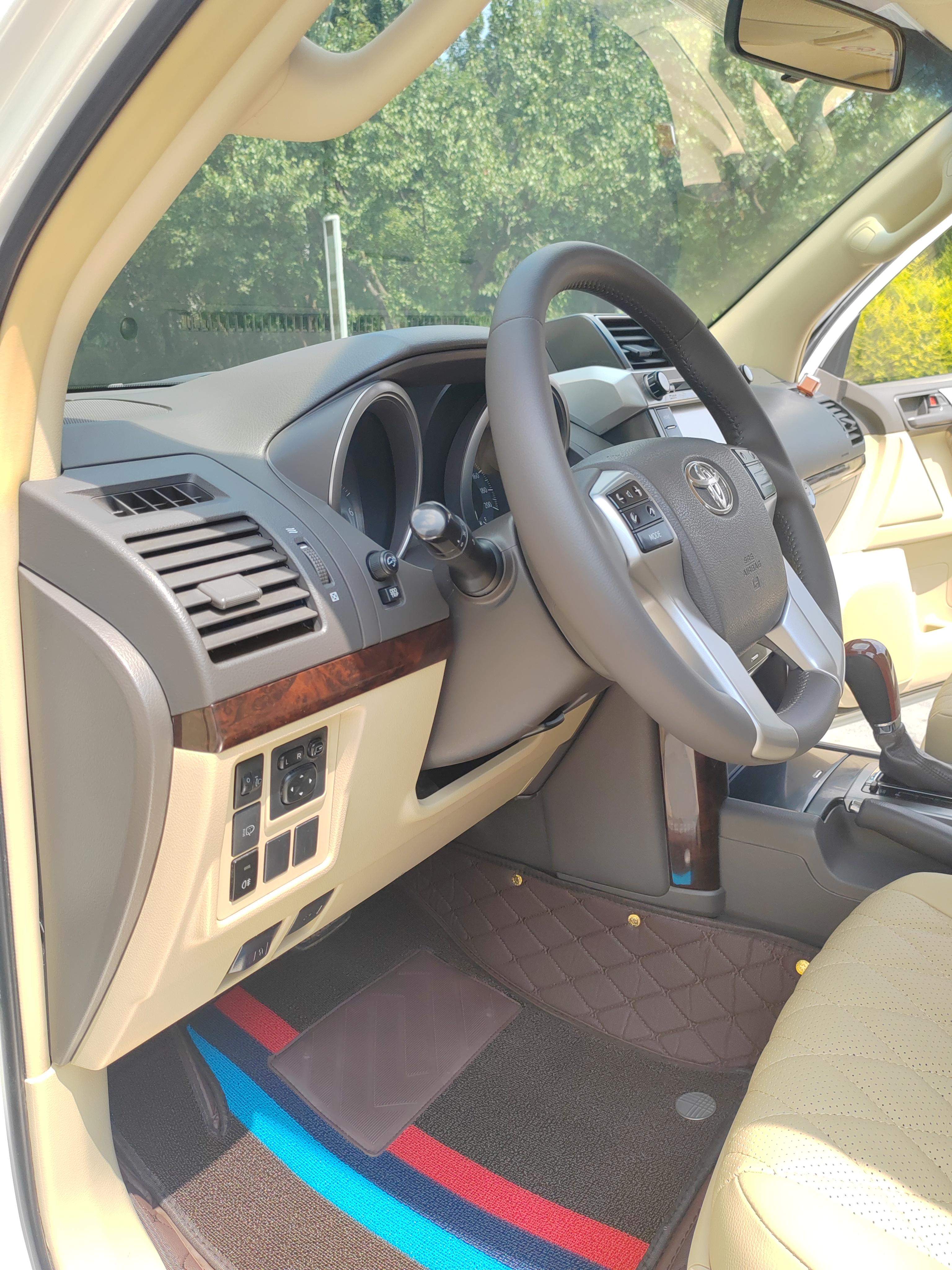 Toyota Land Cruiser Prado 2014 thumb 9