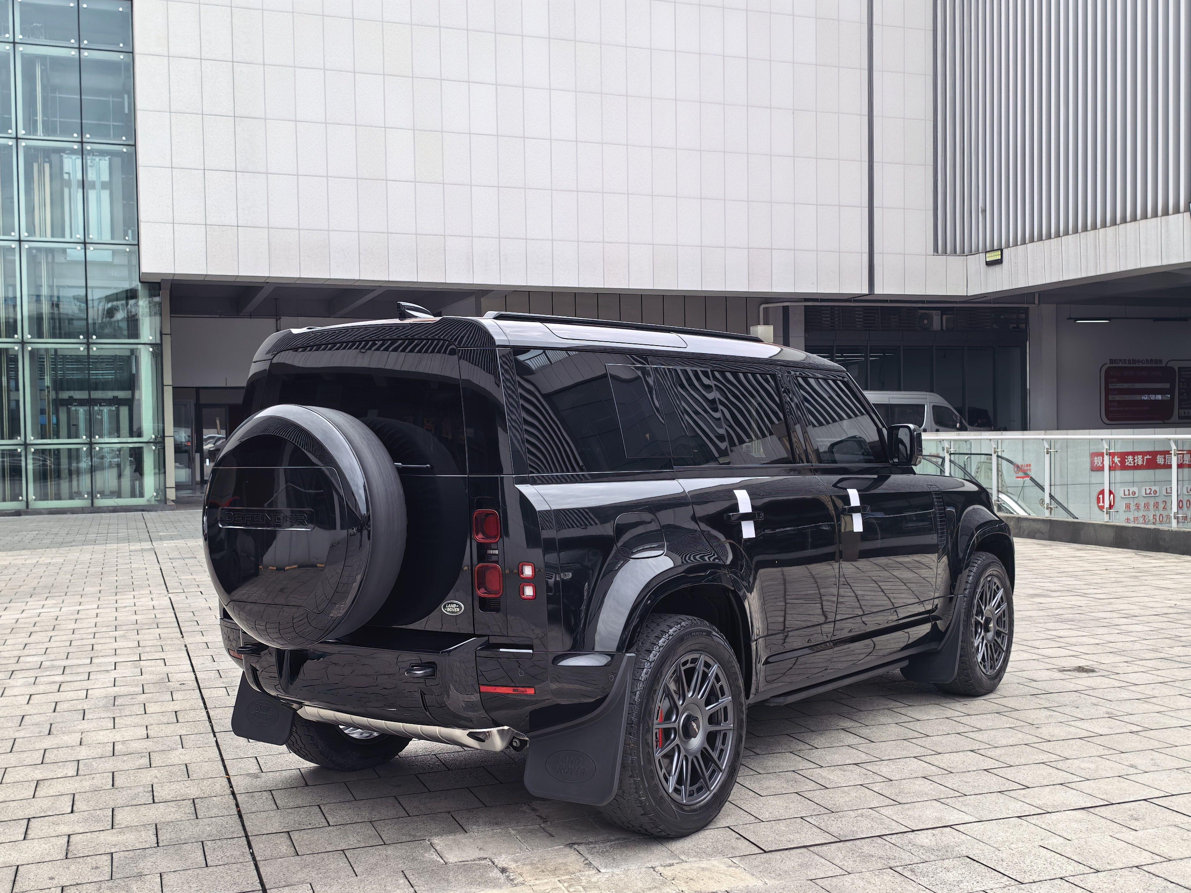 Land Rover Defender 2025 thumb 4