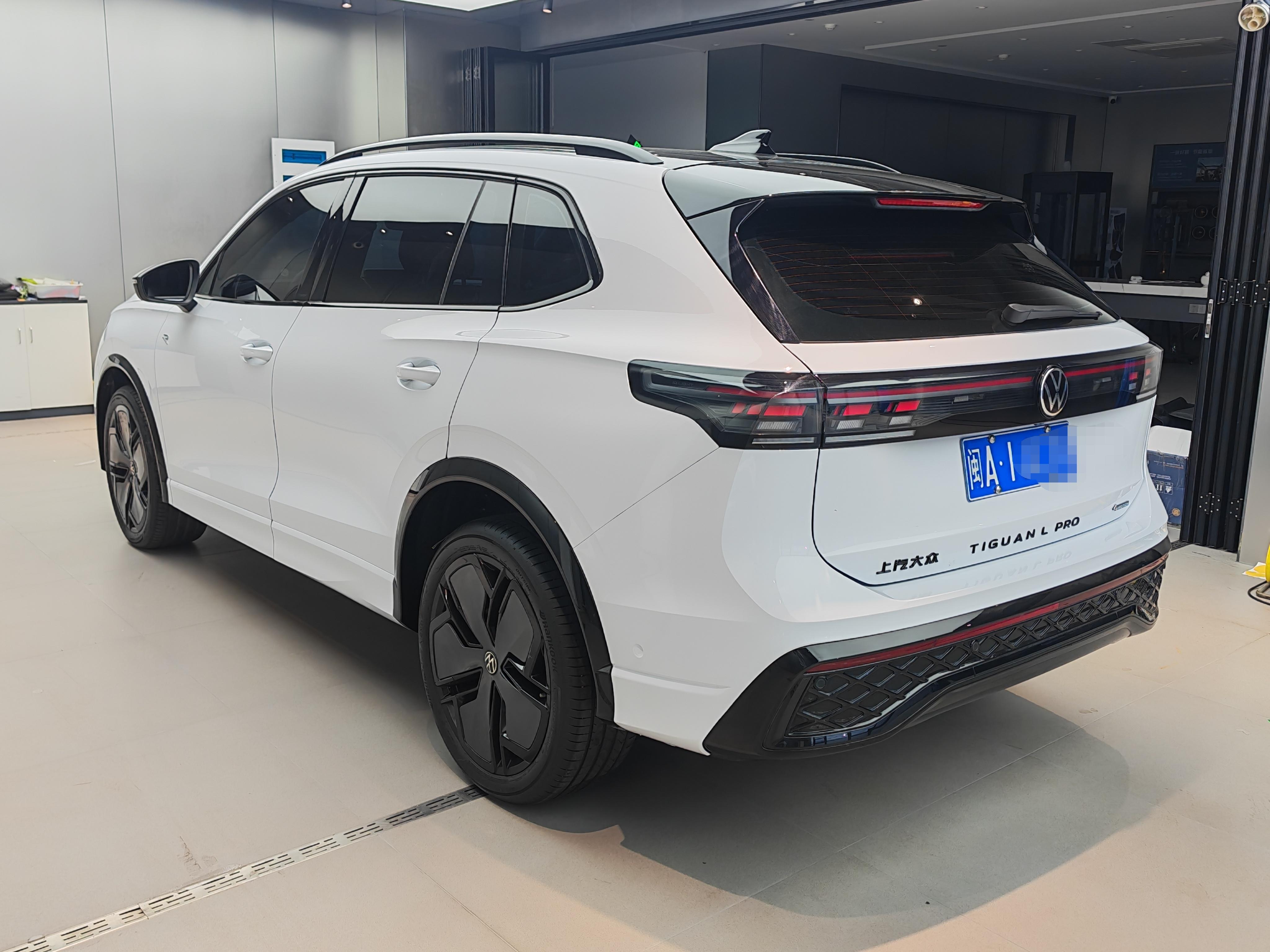 Volkswagen Tiguan 2024 thumb 2