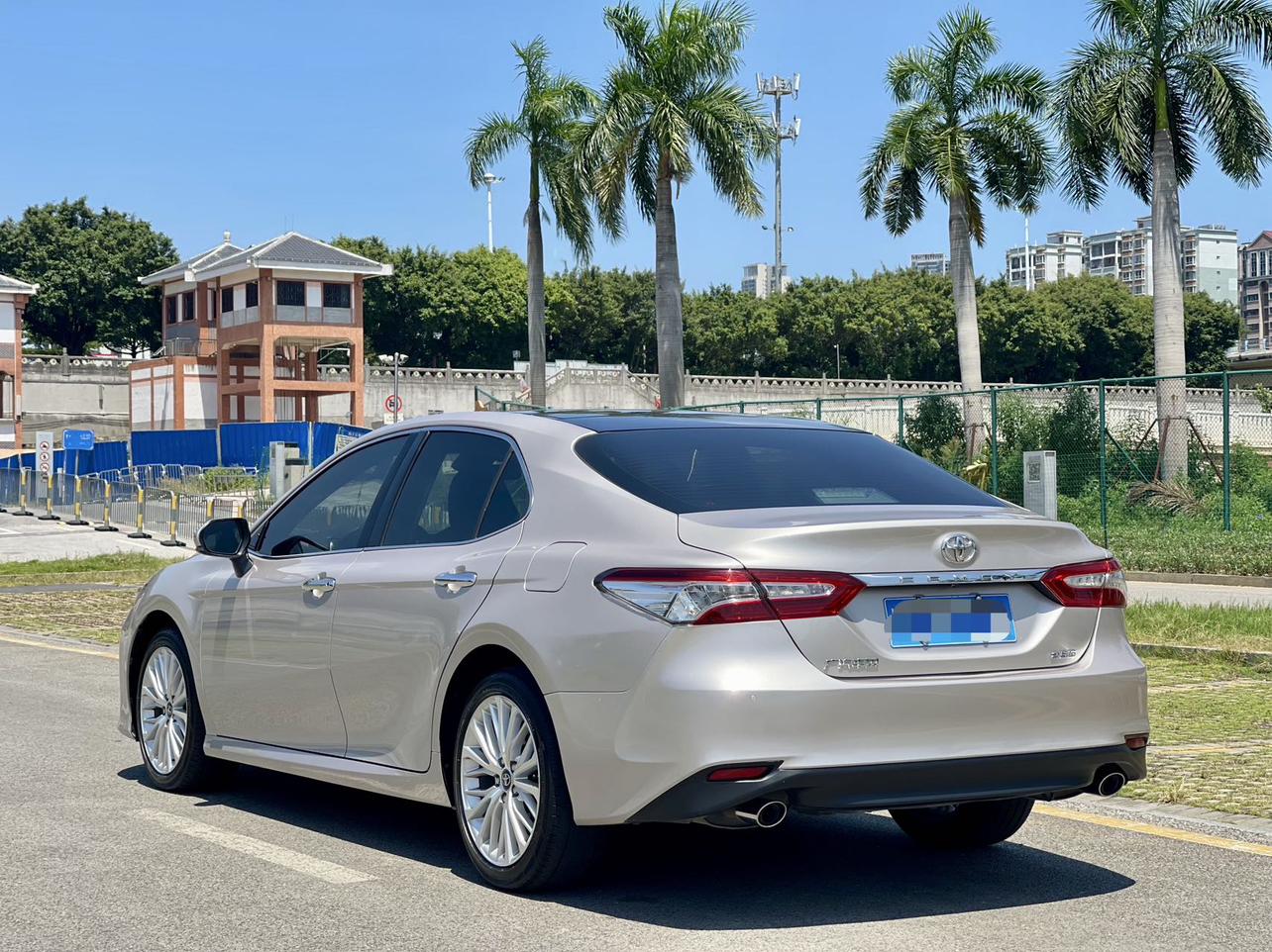 Toyota Camry 2021 thumb 2