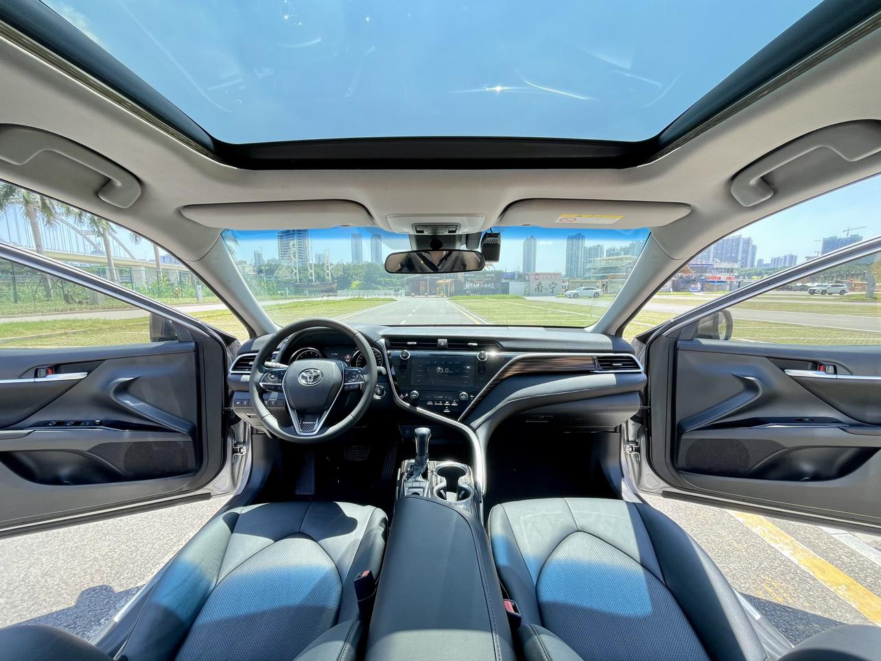 Toyota Camry 2021 thumb 4