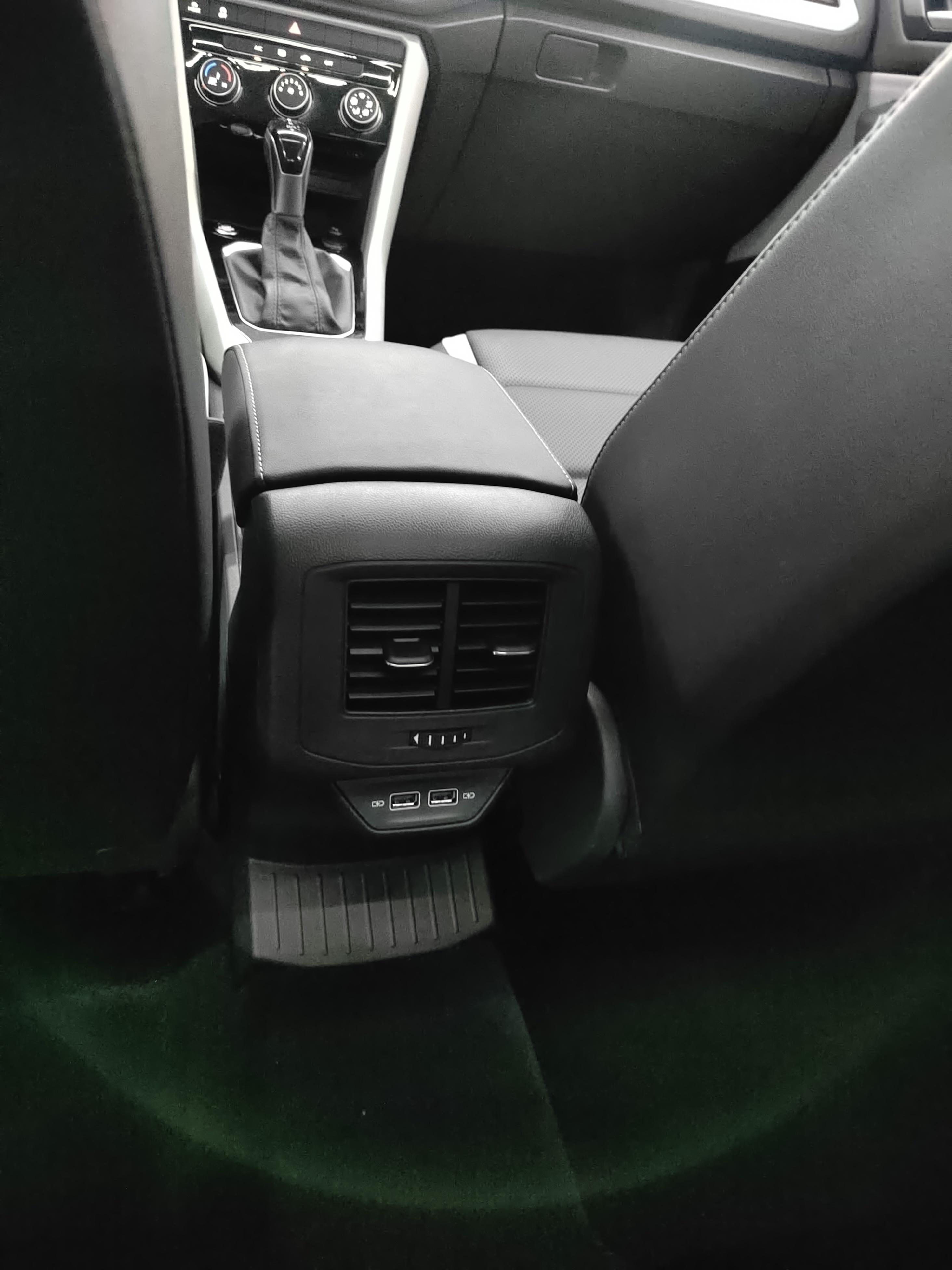 Volkswagen T-Roc 2023 thumb 9