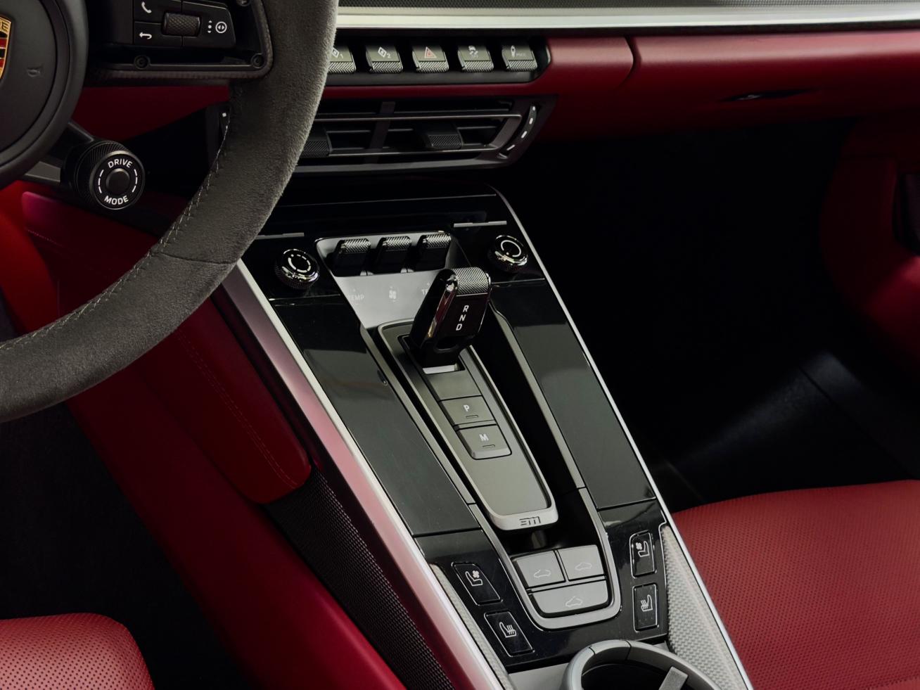 Porsche 911 2020 thumb 11