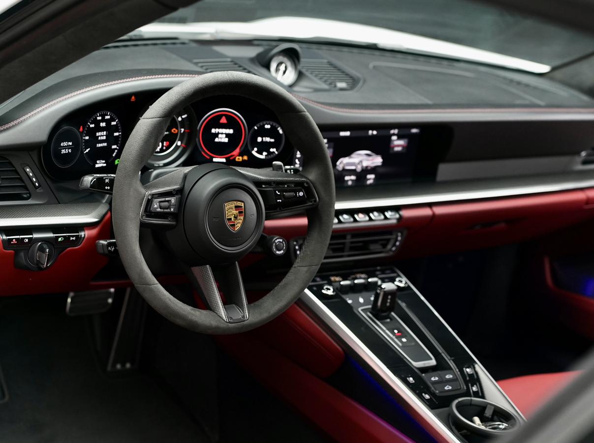 Porsche 911 2020 thumb 12